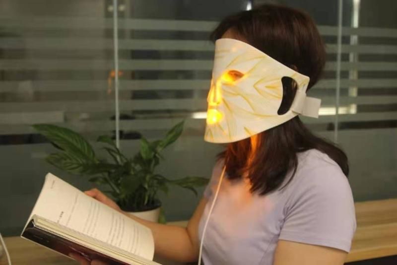 Medical Grade Silicone LED Light Therapy Mask for Skin Treatment